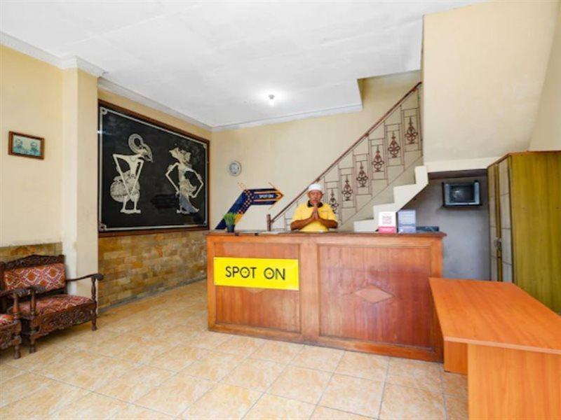 Spot On 2011 Hotel Mekar Sari Solo Εξωτερικό φωτογραφία