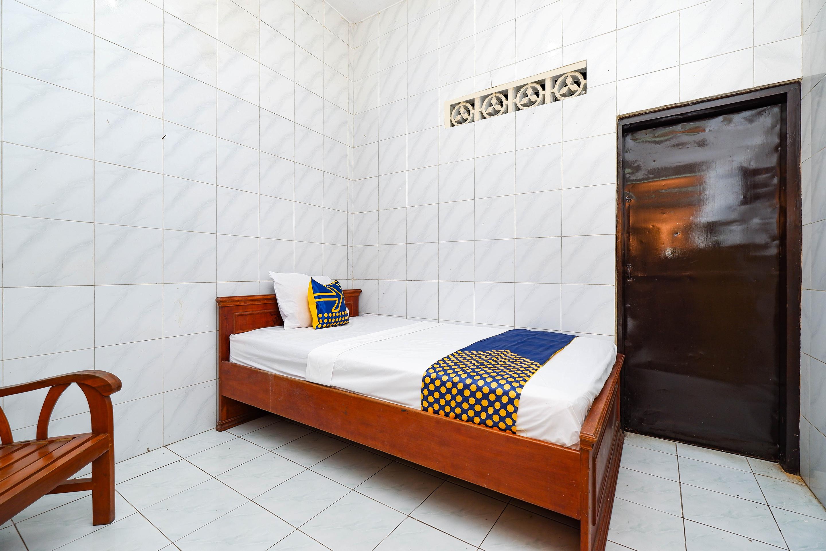 Spot On 2011 Hotel Mekar Sari Solo Εξωτερικό φωτογραφία