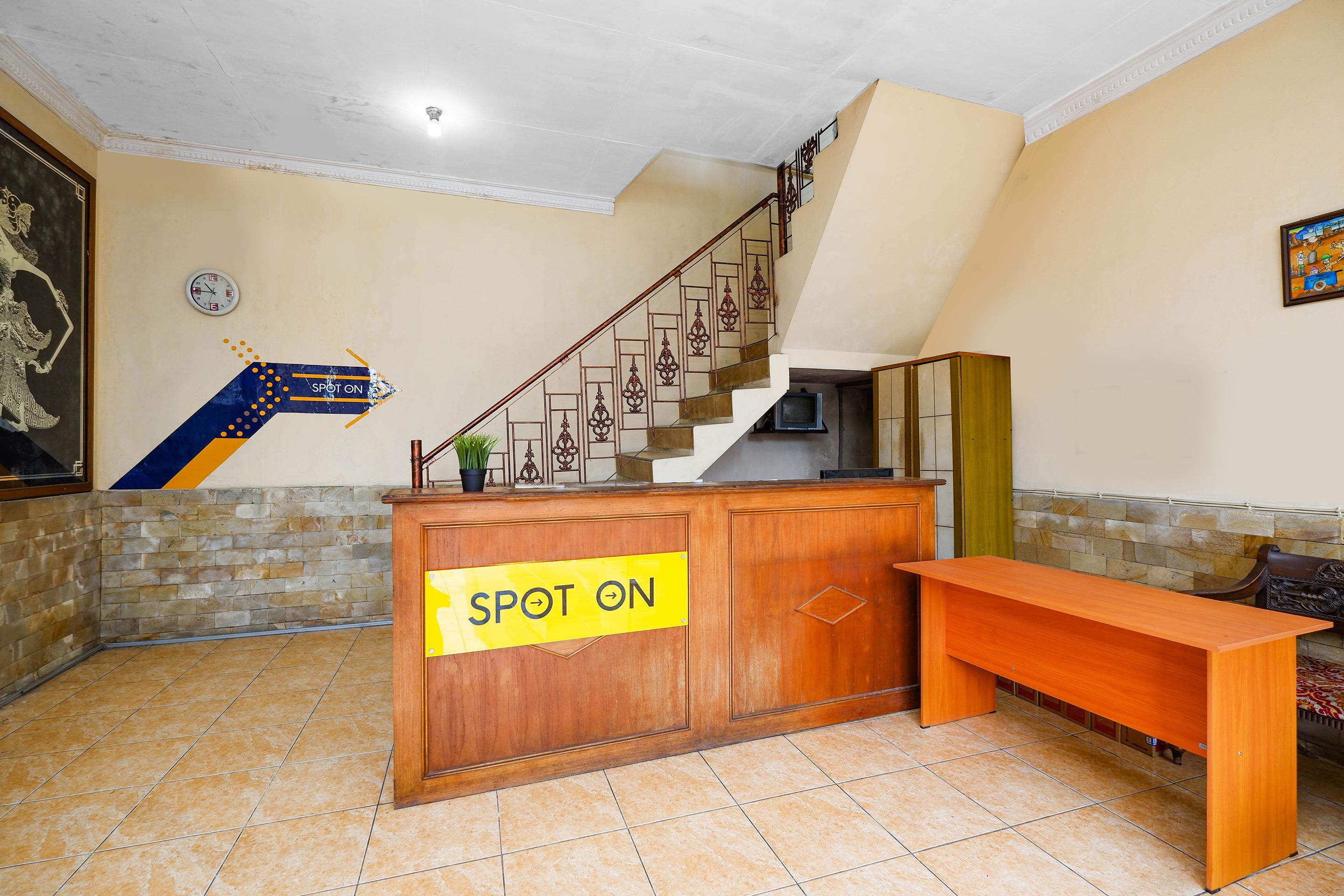 Spot On 2011 Hotel Mekar Sari Solo Εξωτερικό φωτογραφία